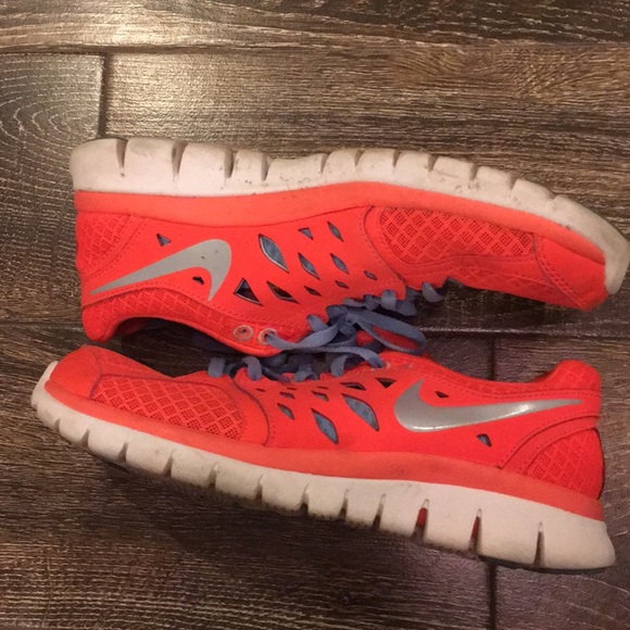 Nike Shoes - Nike tennis shoes